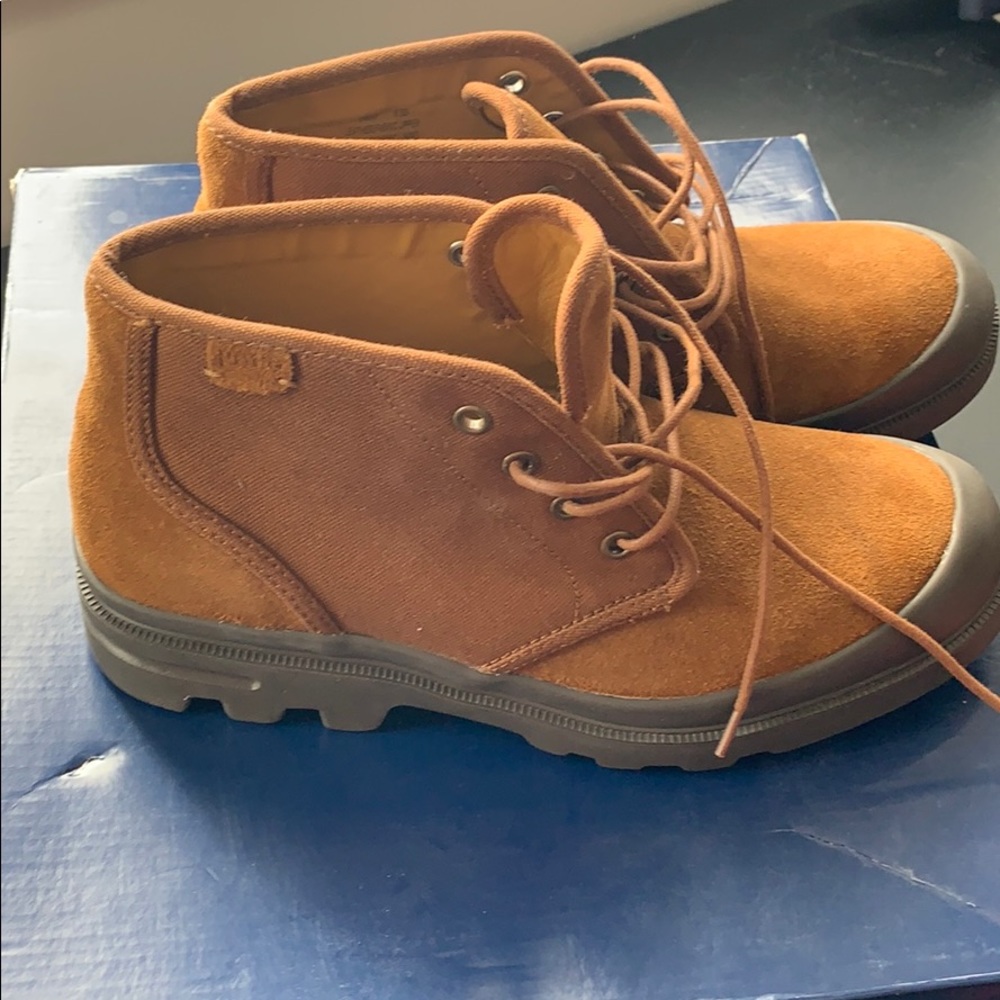 Boots - Picture 2 of 4
